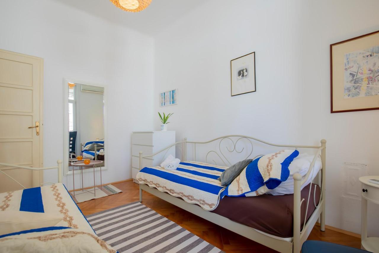 PUY Amphitheater Apartment מראה חיצוני תמונה