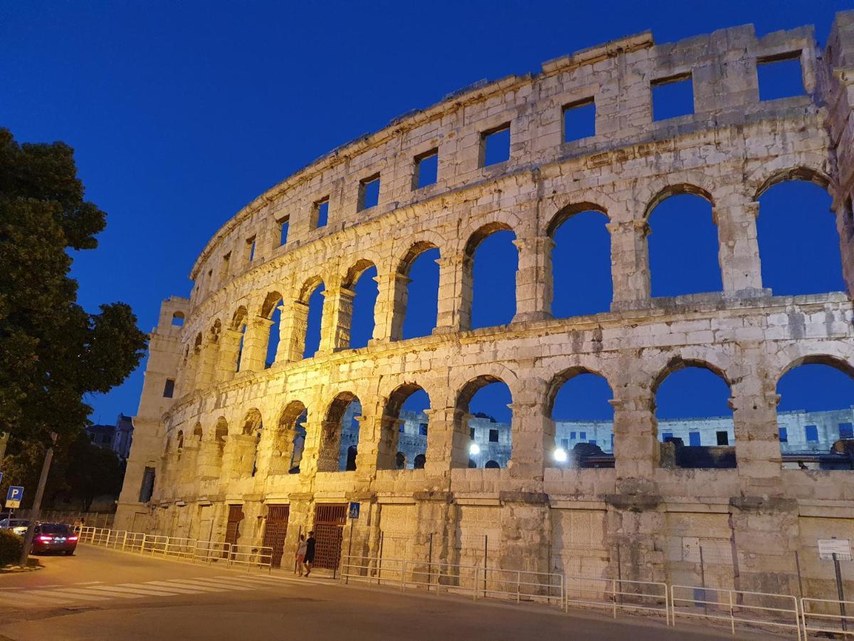 PUY Amphitheater Apartment מראה חיצוני תמונה