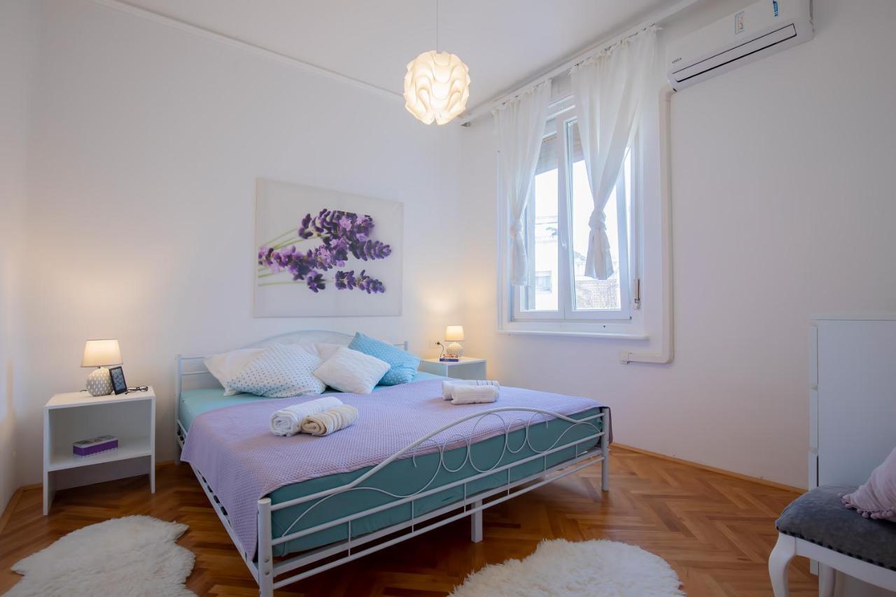 PUY Amphitheater Apartment מראה חיצוני תמונה