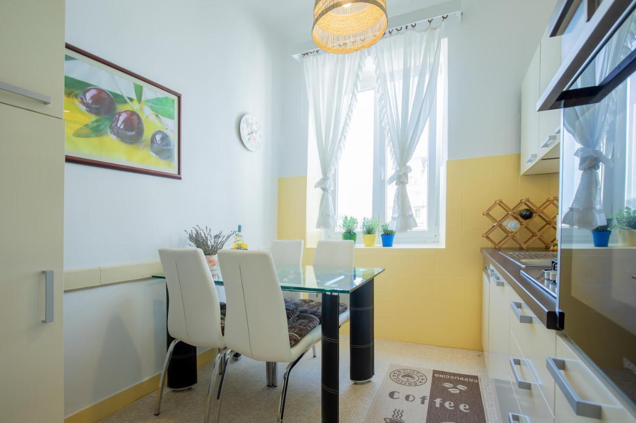 PUY Amphitheater Apartment מראה חיצוני תמונה