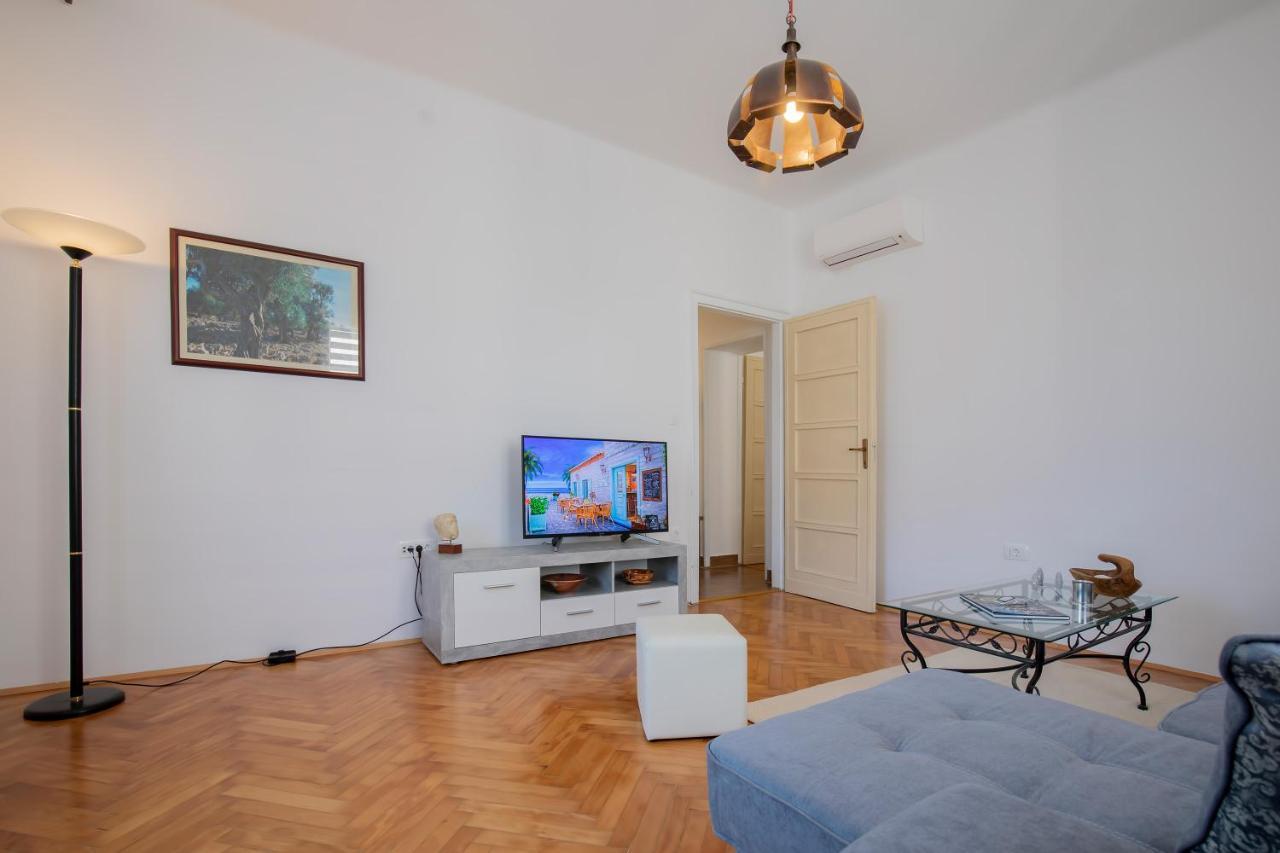 PUY Amphitheater Apartment מראה חיצוני תמונה