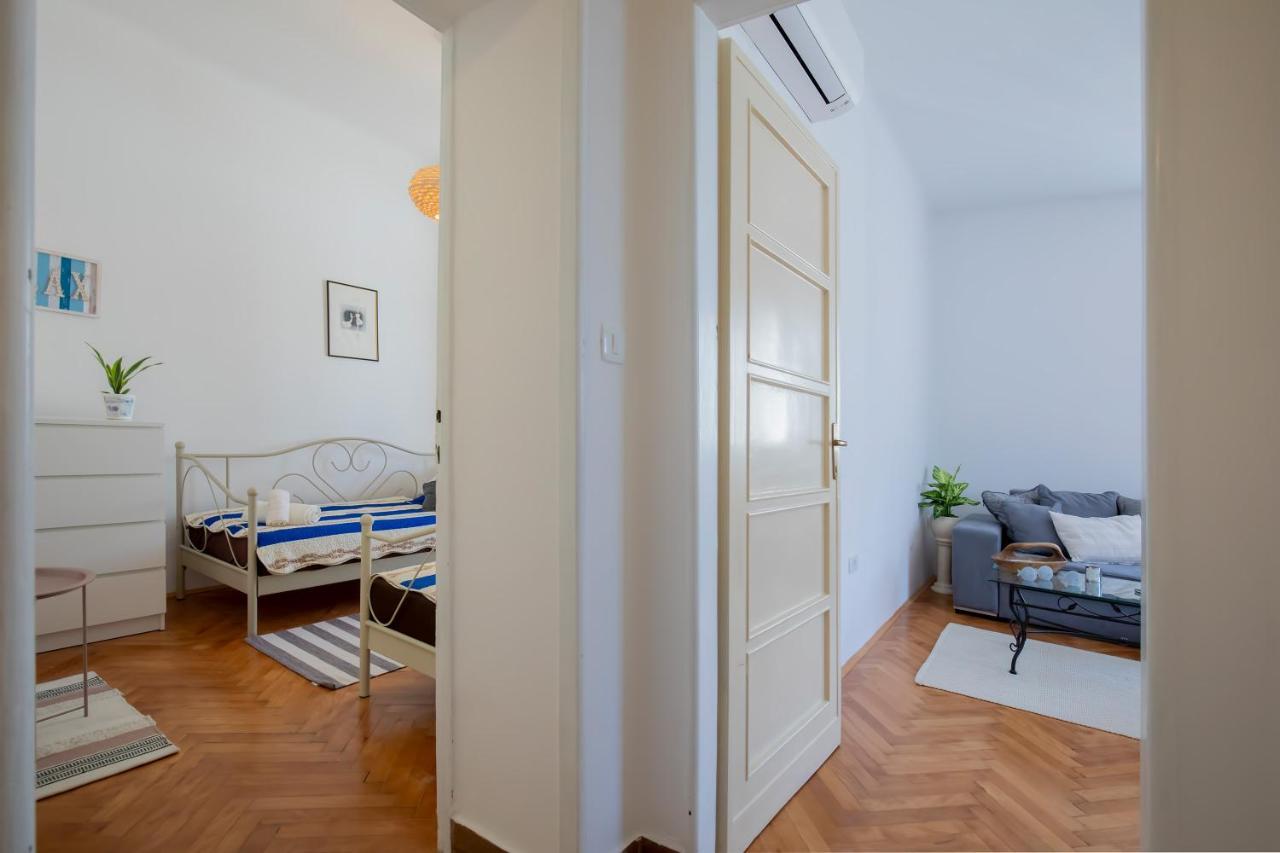 PUY Amphitheater Apartment מראה חיצוני תמונה