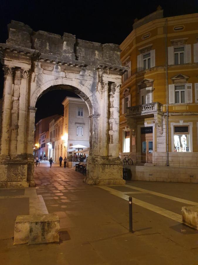 PUY Amphitheater Apartment מראה חיצוני תמונה