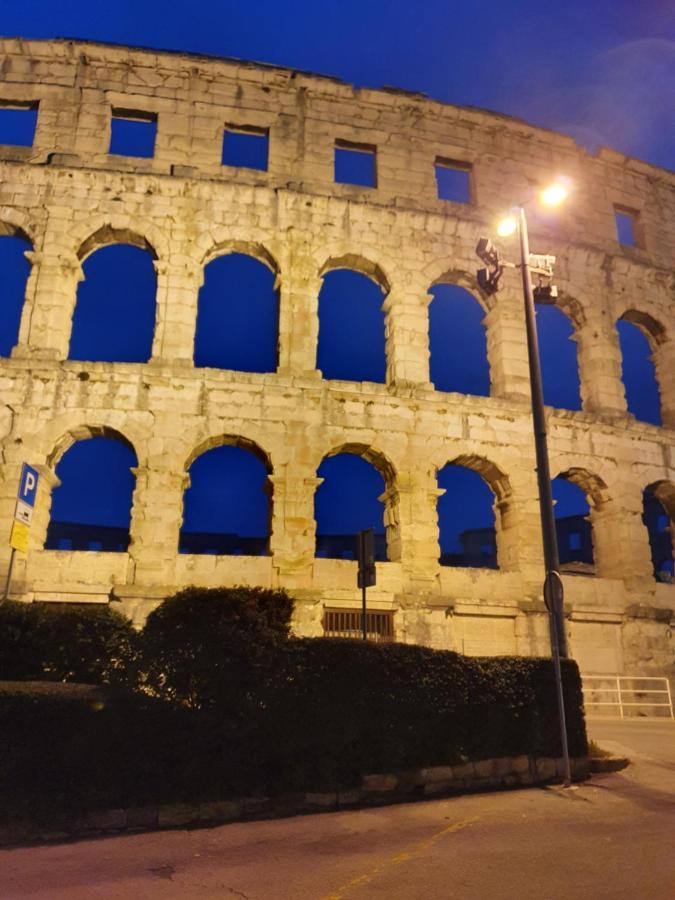 PUY Amphitheater Apartment מראה חיצוני תמונה